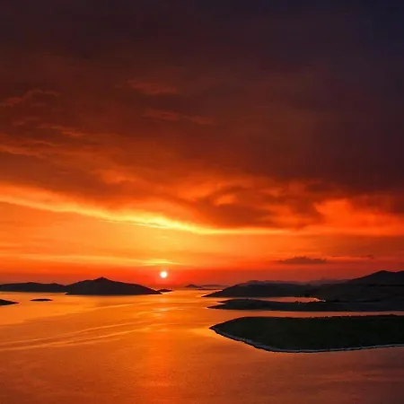 Robinson Tourism Apartman *