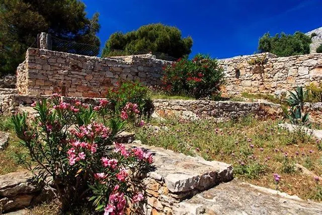 Robinson Tourism 公寓 Kornati