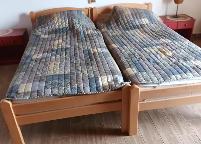 Robinson Tourism 公寓 *